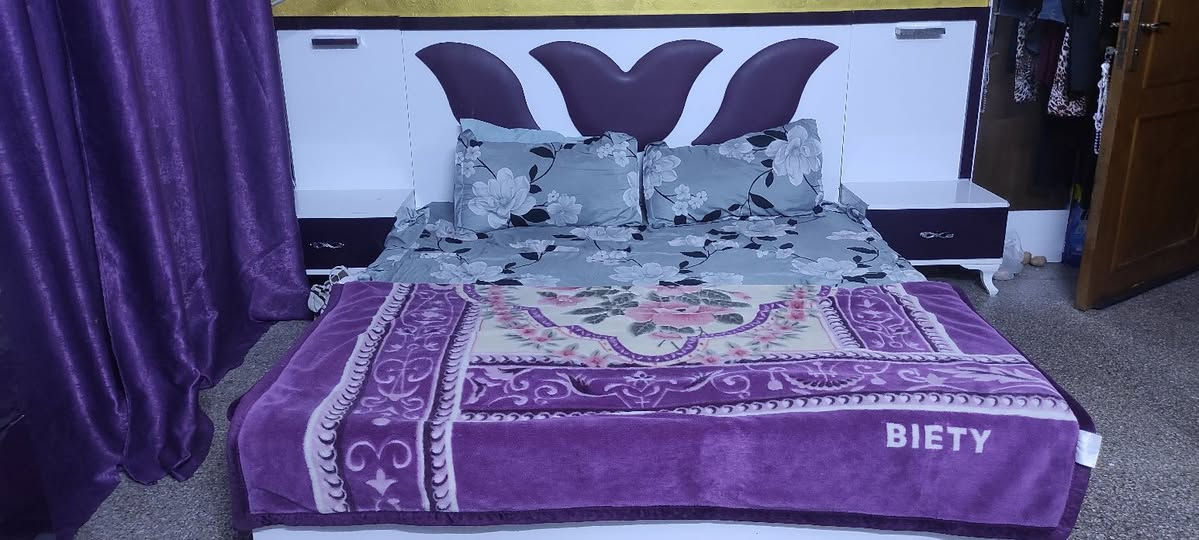 غرفة نوم تركي مستخدم بيه اضرار تبديل سجج الجرارات ونقص فايبر الجربايه 250وبيه مجال للتواصل الرقم 
***********
