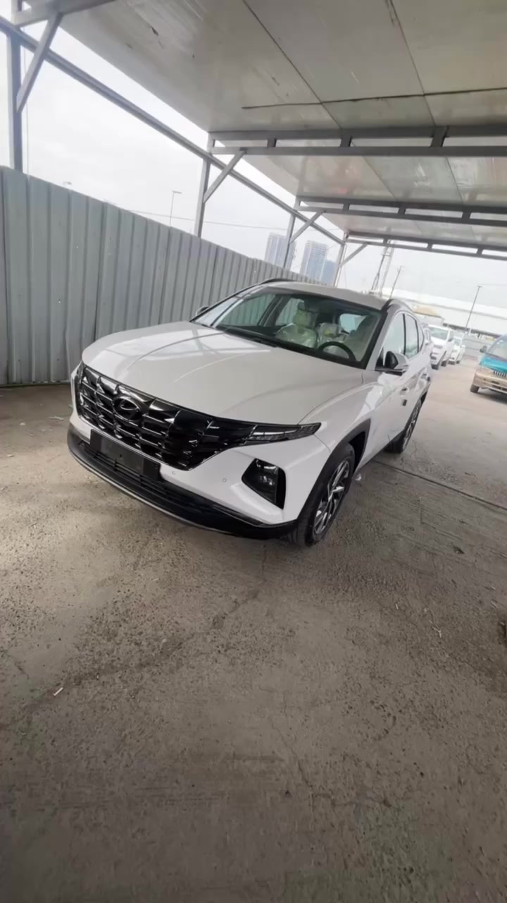 السلام عليكم توسان موديل 2024 خليجي.

السيارة فول مواصفات عدة الفتحة تحكمات ستيرن تبريد قطعتين حساسات امامية وخلفية مكينة 2000دوش ومعروفة مواصفات التوسان سيارة حلوة ونظيفة. 

بيها صبغ بحافة الجاملغ الايسر كد شبر فقط وبيها رصعة بلجنطة وباقي السيارة مكفول.

السيارة ماشية 27الف السيارة بااسمي تحويل ثاني يوم مرقم بغداد الدولي 

السيارة معروضة ب212 وبيها مجال للاستفسار ***********
