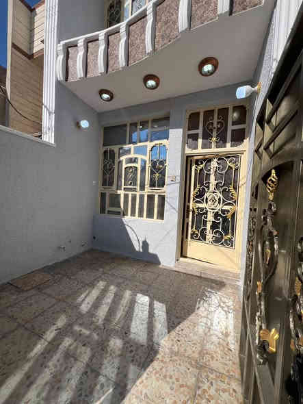 مشتمل للبيع الشعب خلف سوك شلال قرب فلكه الثانيه
مساحه ٧٠ متر 

ستقبال وحولي وخدمات وغرفه نوم

الطابق الثاني (٢) نوم وخدمات 

الطابق الثالث غرفه كبيره 

معروض بمكتب الكناني ***********

السعر ١٧٠ مليون وبي مجال
