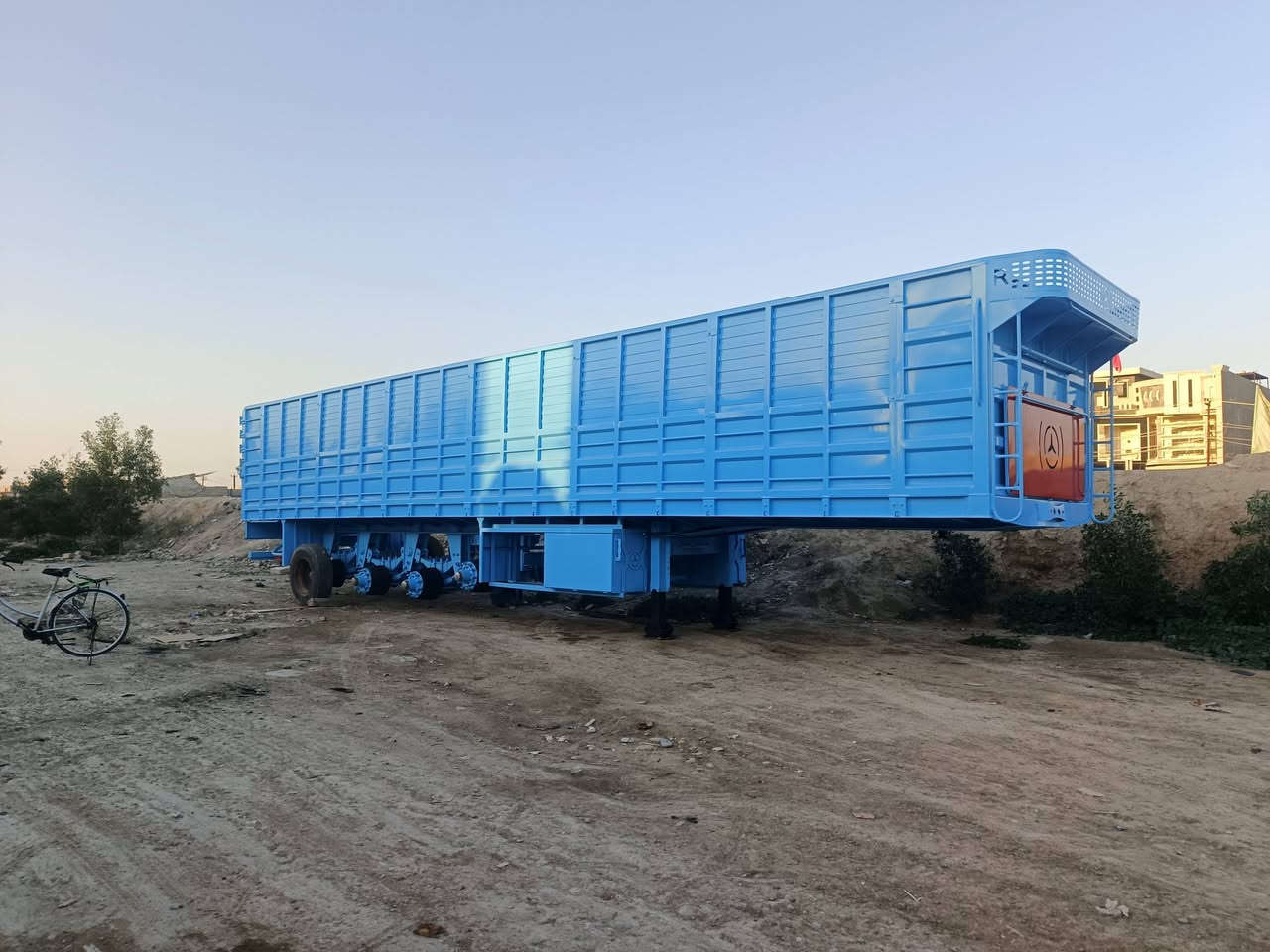 السلام عليكم عربانه للبيع تفصال جديد ما مشتغله
السعر 225 وبيهه مجال للشراي 
الرقم ***********
