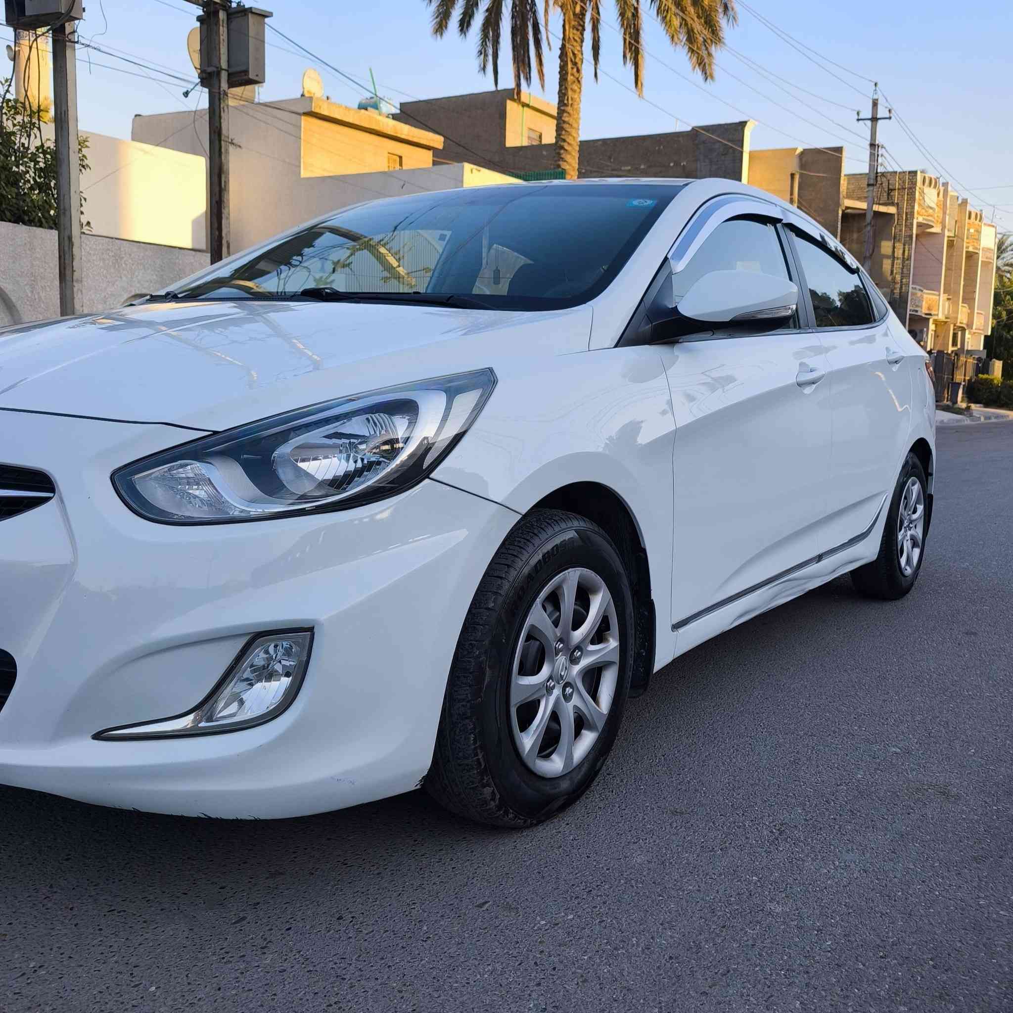 اكسنت خليجي 2015 مكفولة من الصبغ
رقم بغداد بأسمي شخصيآ
محرك 1600 دوش 
السياره حلوه ما بيها نواقص كير و محرك مكفولات تبريد ثلج 

السعر 115
*********** اتصال فقط
مكاني بغداد /السيديه
