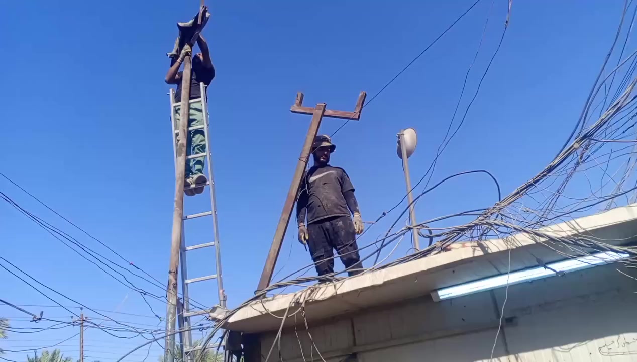 سلام عليكم اخوان احنه كادر لتصفية وترتيب وايرات المولدات انشيل الواير التالف والمتروك ونرتبه مثل الضفيره عندك نقل جوزات او بوردات تنضيف التيوله اتصل وتدلل ***********
