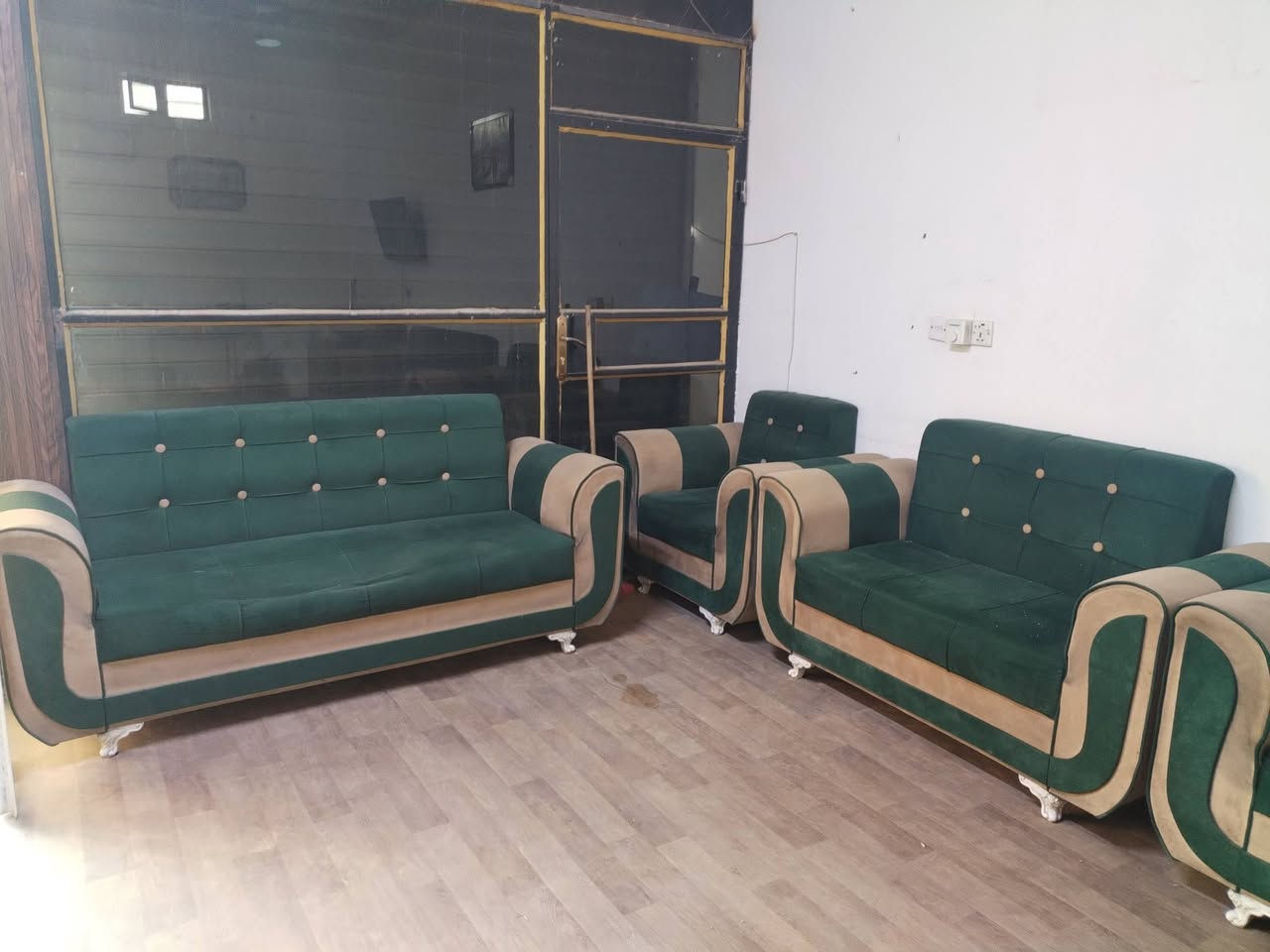 للبيع تخم ١٠ مقاعد


**إذا كنت صاحب هذا الإعلان وتريد حذفه لأي سبب، رجاءا أرسل رسالة إلى الدعم الفني**