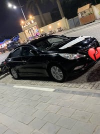 عندي سوناتا بانزين للبيع فول مواصفات عدة بصمة وفتحة كصة جنطة سيارة جاه...