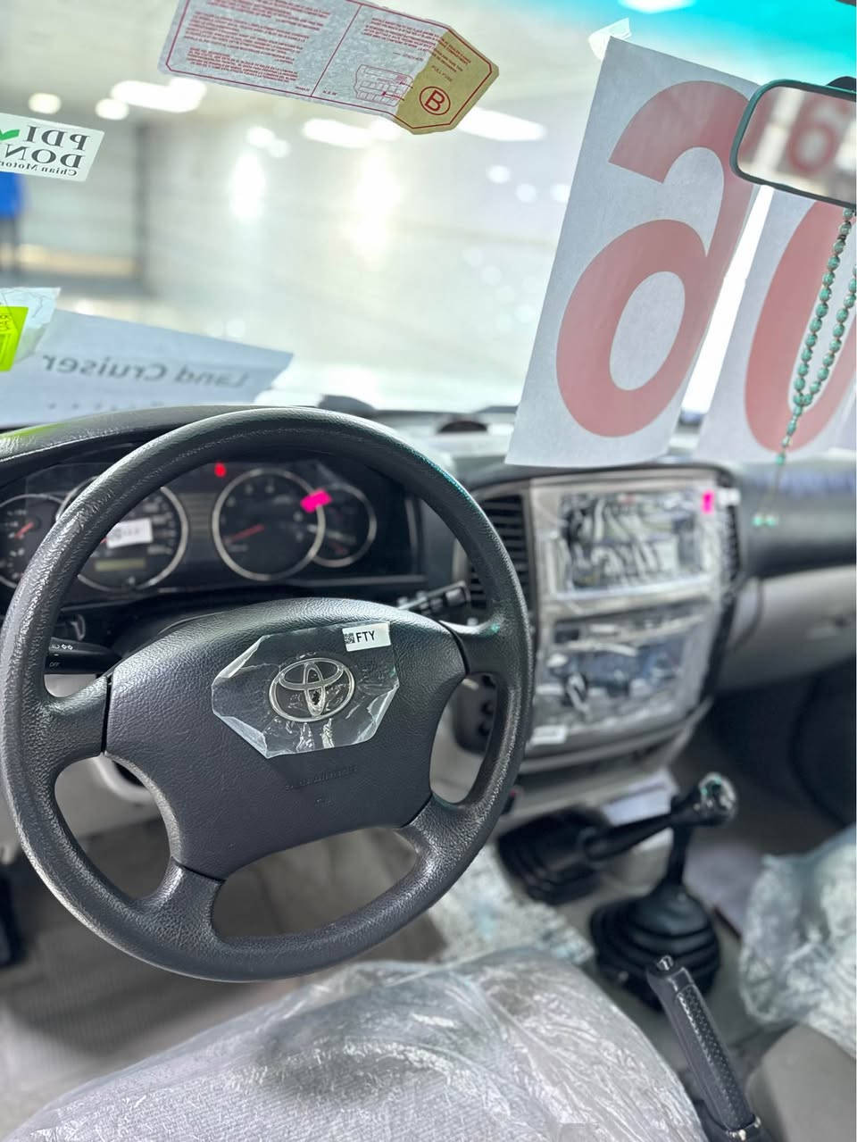 لاندكروزر (٢٠٠٦)مواسەفات (G)
١٢٠،٠٠٠  كـــم حقیقی
تسجيل اول مرة من شركة جنايهة من شركة بدون صبخ بدون تعديل بدون بارد كفالة دعامية للدعامية اب شرط 
 (كلین تایتل)✅
مسجل بلادية تويتا 
گير محرك ما مفتوح اب شرط الفحص حتي سبيره ما نازل 
تايرات جديد شركة دنلوب اصلي 
سويجات ٣ شركة باقي موجودات 
السيارة بدون نقص و حلو باقي ماشاءالله 
سنوية لوحة جديدة لحد ٢٠٣١ 
مكان السيارة: سليمانية 
سعر ٢٥٦ ومجال 
*********** السليمانية, العراق
