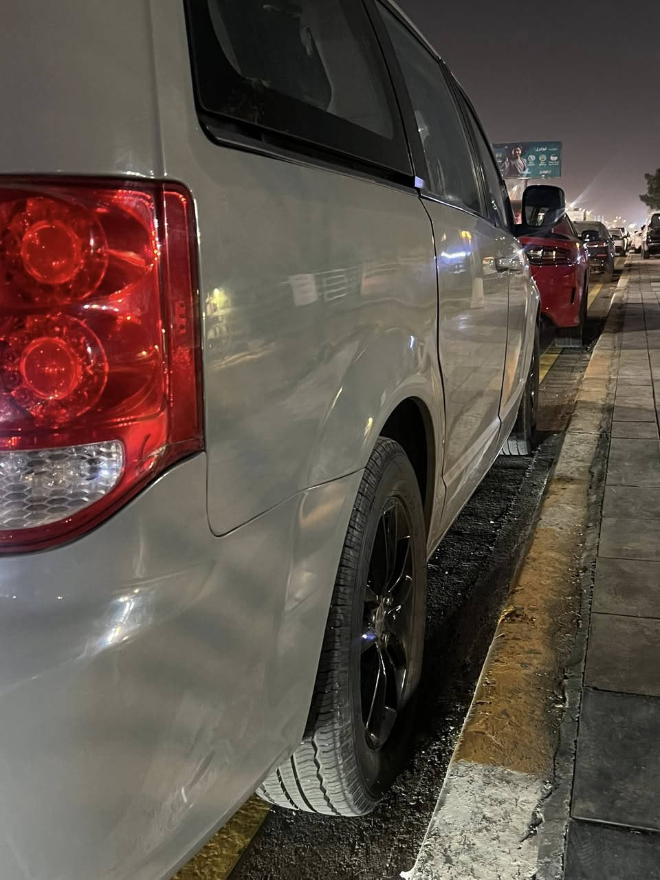 السلام عليكم للبيع كرفان موديل 19
ماشية 88 تخم تاير جديد صدر جديد تغيير لون من اسود إلى سمنتي صور الحادث بالنشور تعميرها حلو لاشاصي مكصوص ولا مفروك تجي تفحص متعجبك الله وياك سيارة حلوه مو مهتلفه ورجاآ الميعجبه المنشور يعبره  السعر 148
***********
