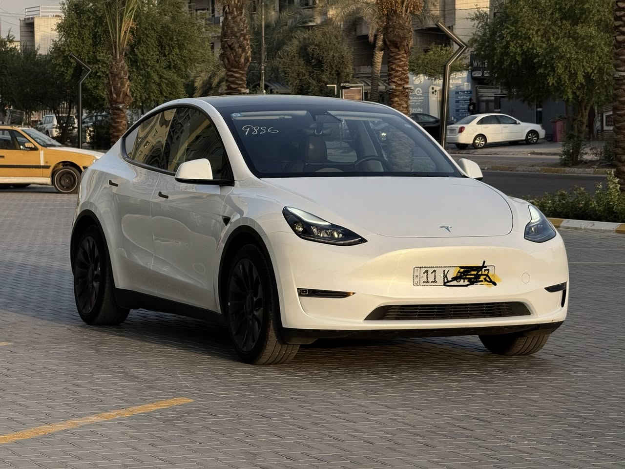السلام عليكم 
تسـلا مودل Y تك ماطور 
موديل 2023 
سياره مرقم  بغداد 
السيارة اون لاين
الحادث كليييييييين بيه اصبعين بارد بالخلف
السعر     21500$

• تقطع بالشحنة فوك 500كم
• سقف بانوراما زجاج
• شاشة كبيرة حجم 15 بوصة
• كاميرا خلفية
• حساسات خلفية
• كاميرا امامية
• حساسات اماميه
• كاميرا جانبيه 
• كراسي كهرباء جلد لون اسود
• كراسي كهرباء
• كراسي مدفية
• غرفة جلد مميزة لون أسود 
• رادار امامي
• رادار خلفي
• رادار جانبي
• مانع تصادم
• محدد مسرب
• كاميرات عدد 8 
• حساسات جانبيه
• مثبت سرعة
• كاميرات محيطيه 360° 
• تحكم بالسياره عن طريق الشاشة
• نظام قيادة آلية Auto Pilot
• عداد ديجيتال
• تشغيل تلقائيe
• نظام (RCTA) للتنبيه عند الرجوع للخلف
• نظام (RSA) لكشف لافتات السرعه للطريق
• نظام (PSC) الرادار الذكي لمنع الاصطدام 
• نظام (LTA) لتحديد المسار على الطريق
• تشغيل عن بعد
• الدخول الذكي

للأستفسار الاتصال

***********
