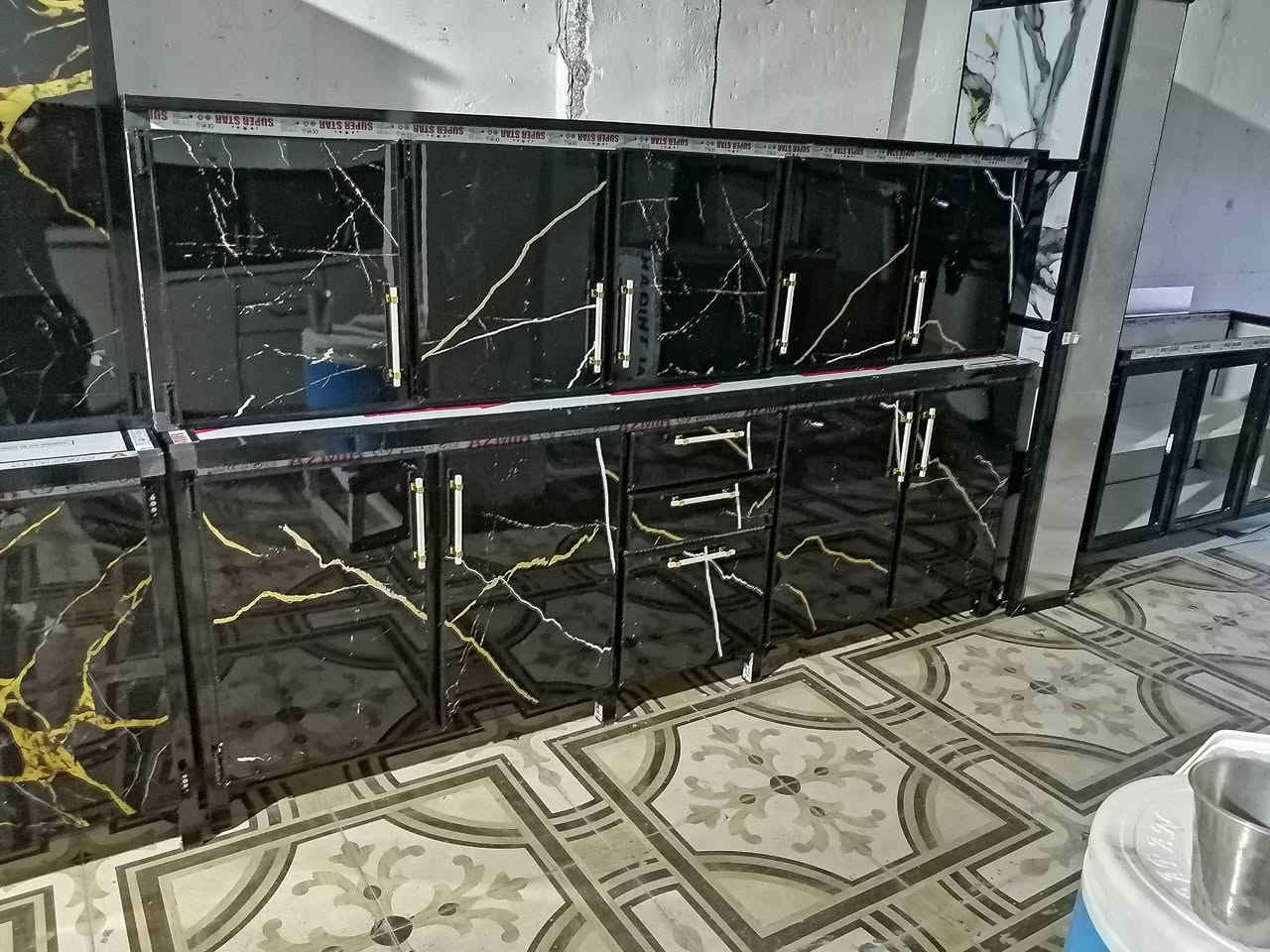 كونترات جمله كركوك متوفر جميع الموديل مترين لحد ٤ امتار جمله ومفرد عنوان حي العسكري مقابل لحم بعجين البركة ***********
