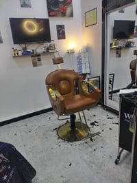 كراسي حلاقه • عدد ٢ • كوت الخاجيه شارع ٤٠