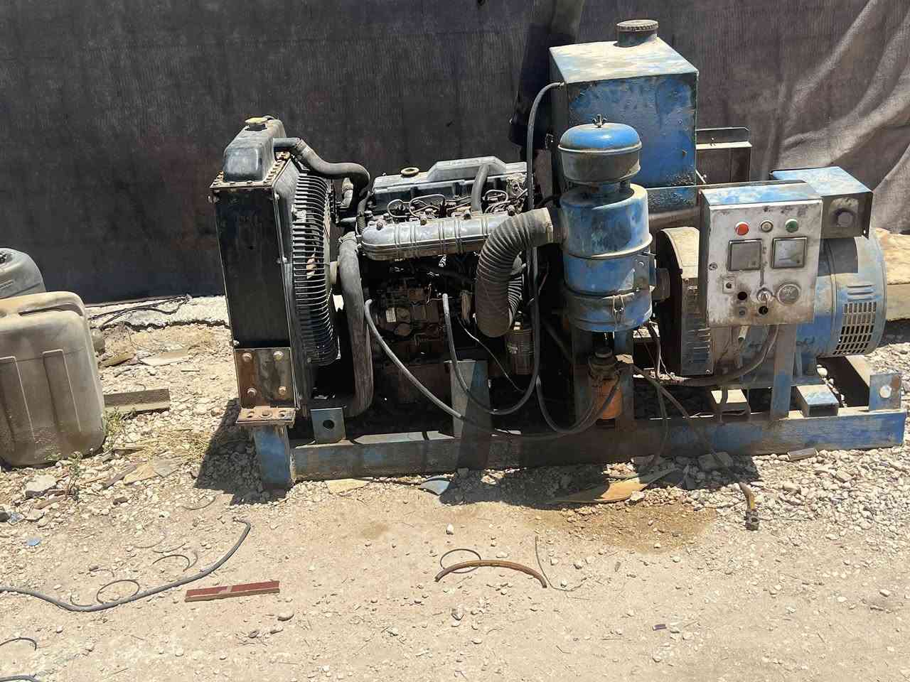 مولد كيا 2700ثري فيز
30 kv 
جاهزه وشغاله 
السعر 15 وبيه مجال 
مكانه بالحله 
***********
