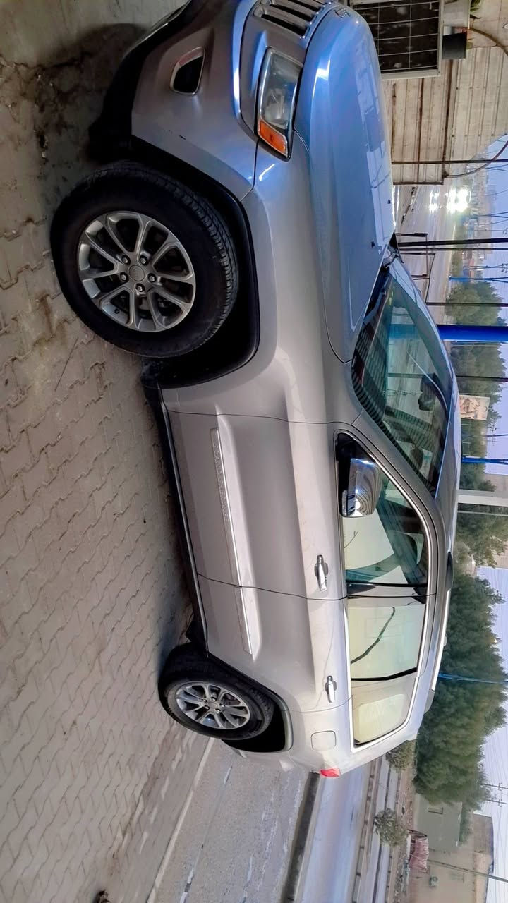 عندي السلام عليكم
جيب 14 لمتد امريكي رقم بغداد  انكليزي بسمي
مواصفات 

1-تدفئه كراسي

2-تشغيل عن بعد

3-بصمه ابواب

4-فتحه سقف

4-صندوق كهربائي 

5-شفتات ستيرن

6-ماوس قياده

7-كير طيارة S

8-شاشه كبيره 

9-حساس خلفي

10-كامره خلفيه دواره

11-محرك 6سلندر3600

12- 8نمر
 
13- كشنات جلد

14- كشنات كهربائي 

15 -تبريد قطعتين

16-  تحكم ستيرن جهتين 

حادث خفيف 
جاملغ خلفي ولباب مصبوغات
جهت العبري (***********)
