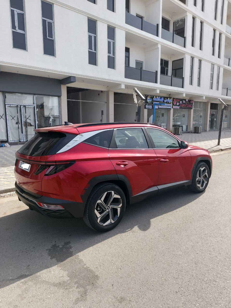 للبيع فقط توسان
2022 رقم اربيل وارد امريكي
فول مواصفات 1/1 بدون ايرباك 
محرك 2400 / ماشيه 40 الف ميل
مكان السيارة بغداد السيديه
السعر 170 وبيها مجال للشراي
***********
***********
