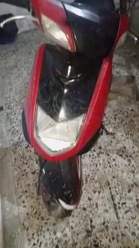 السلام عليكم دراجه سكنس نثيه مكاتبه مال معرض بسمي وكتاب كمرك يعني اوصوليه الدراجه كايمه تايرات جدد بيها مصارلي سبوع من شديتهن كابريتر تجاري باب اول كهربايات كلها شغاله كيج بانزين وعدني كيج السرعه قمجي مكطوع الدراجه قفل ب250 الف واكرر كايمه البارحه كطعت كرنك بيدي وكل الهلا بيك منين ما تجيني اخليك عله راسي متواجد عله نت


**إذا كنت صاحب هذا الإعلان وتريد حذفه لأي سبب، رجاءا أرسل رسالة إلى الدعم الفني**