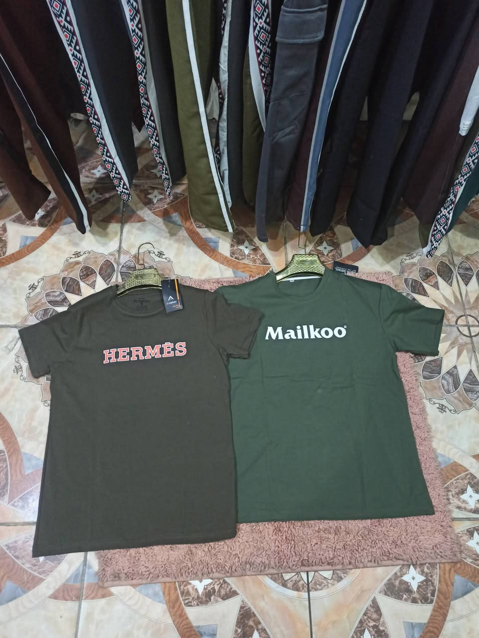 مسواك جديد ♥️بجامه بوي طول 90 ساده وشريط متوفر سعر القطعه ب 5 آلاف 😘تشيرت هاف سعر القطعه ب 5 الاف 🥰تشيرت تركي موشم سعر القطعه ب 5 الاف ♥️تشيرت ياخه سعر القطعه ب 5 الاف 🥰 العنوان الاسكان الرابعه محلات بيت زكيحي ♥️ للحجز واتساب ماسنجر ***********
