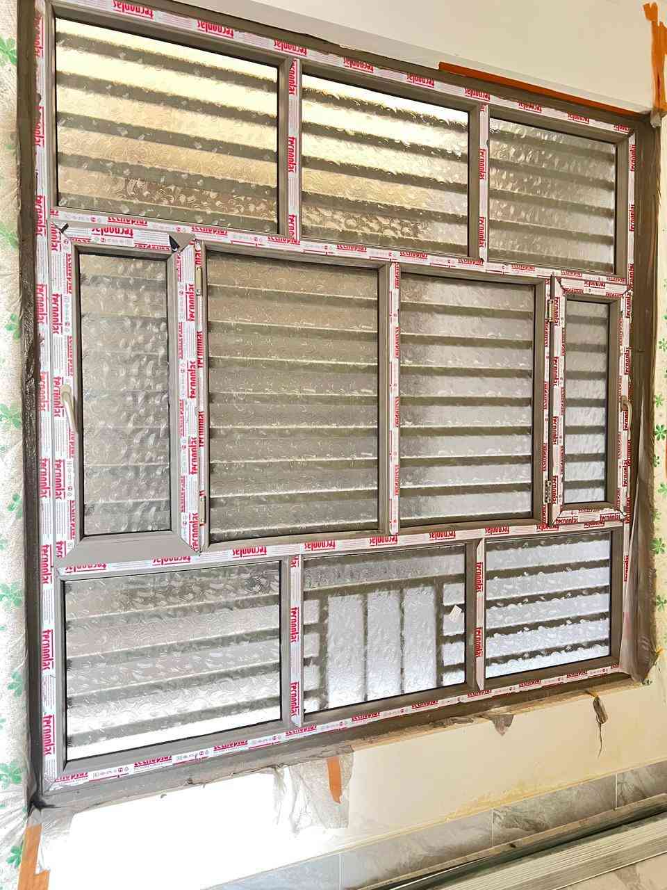 السلام عليكم 
عمل ابواب شبابيك 
المنيوم/وبلاستك 
العنوان موصل 
الهاتف/***********#
