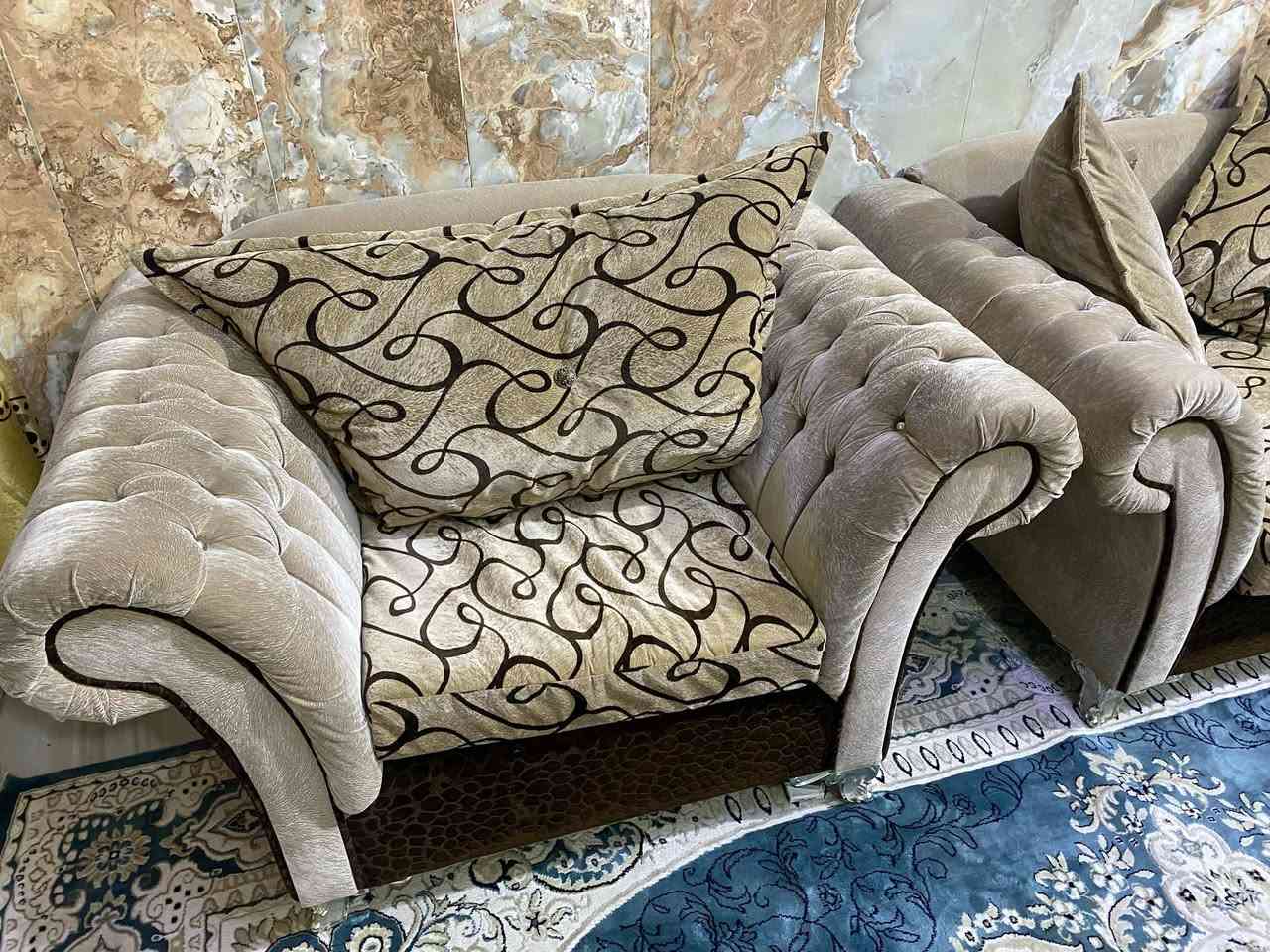 🔴 تخم استقبال اسفنج نظيف جدا 13 نفر
السعر 450 الف
مكاني كربلاء حي الامين قرب مستشفى العباس الاهلي 
للاستفسار الاتصال متوفر واتساب ***********
