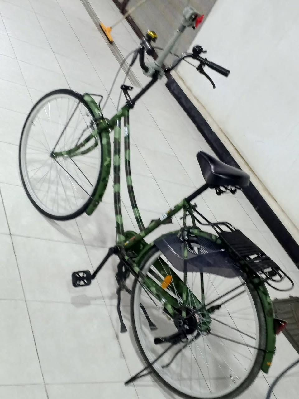 بدون اغراض ب 160 قفل الموديل 18 بايسكل ما ابي ولا شخط صار يومين من نزلته من كرار ابو نقش الرقم ***********
