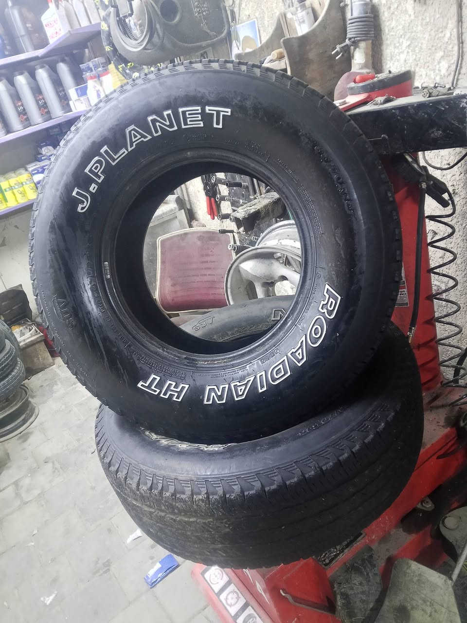 السلام عليكم
تخم تايرات للبيع 
القياس 255/70/15
وسبير 16الويل بي عواج قليل 
بغداد مدينه الصدر 💪 
***********
