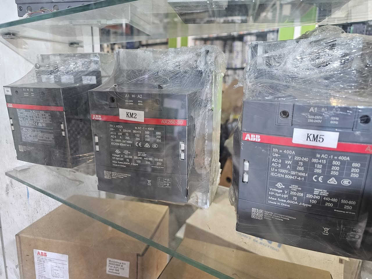 يتوفر ...
كونتكتر ABB . [200A] +[400A] باله اصلي 
للتواصل أكثر على الخاص او على الواتساب: ***********
يوجد خدمة توصيل لكافة المحافظات 
العنوان بغداد عكد النصارى خلف جامع ابو التمن 
.....مصطفى الحجامي.......
