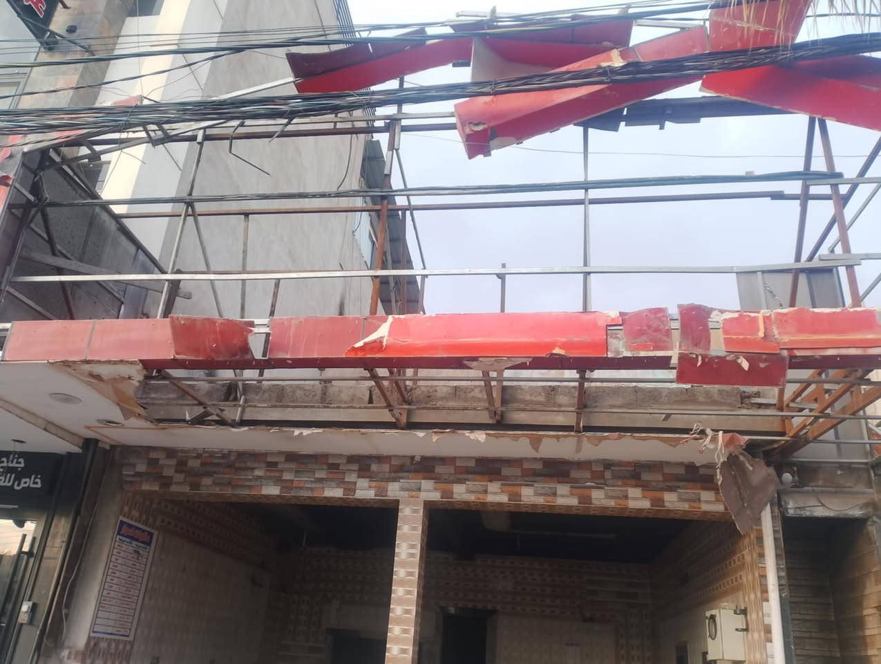 السلام عليكم اخوان درايج حديد مع واجهة محل حديد خير من الله وكلو ثقيل قيم بما يرضي الله العنوان حي النور ***********
