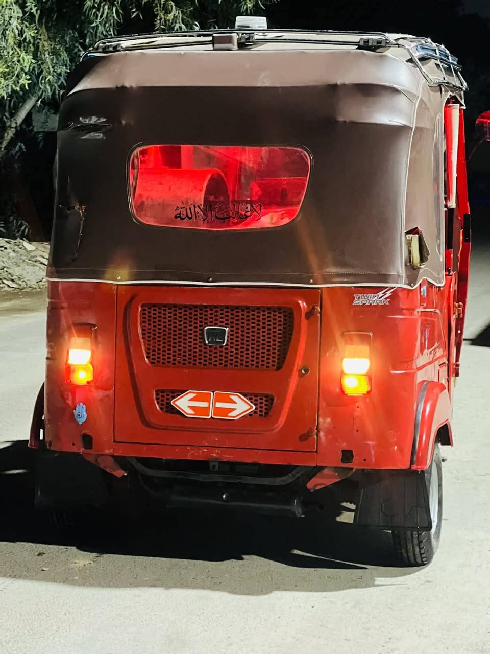 السلام عليكم تيك توك للبيع 22 شهر الخامس رقم انجليزي تيك توك مقفوله محرك  السعر ٨ مليون المكان بغداد زعفرانية***********
