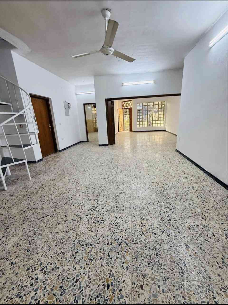 دار لـلايجار في الكراده ✔️
📍 خلف أسواق الوردة بيوت مندرين

📌 مساحه المنزل 200 م
📌 كراج سياره 
📌 غرف نوم 4 
📌 صاله كبيره 
📌 مجموعه صحيات 🚾
📌 شركات - مكاتب تجارية 

— تفاصيل أكثر زورنا عبر موقعنا في الجادريه قرب فندق بابل 

— 『مكتب الجود للعقار』 

☎️ *********** ☎️
