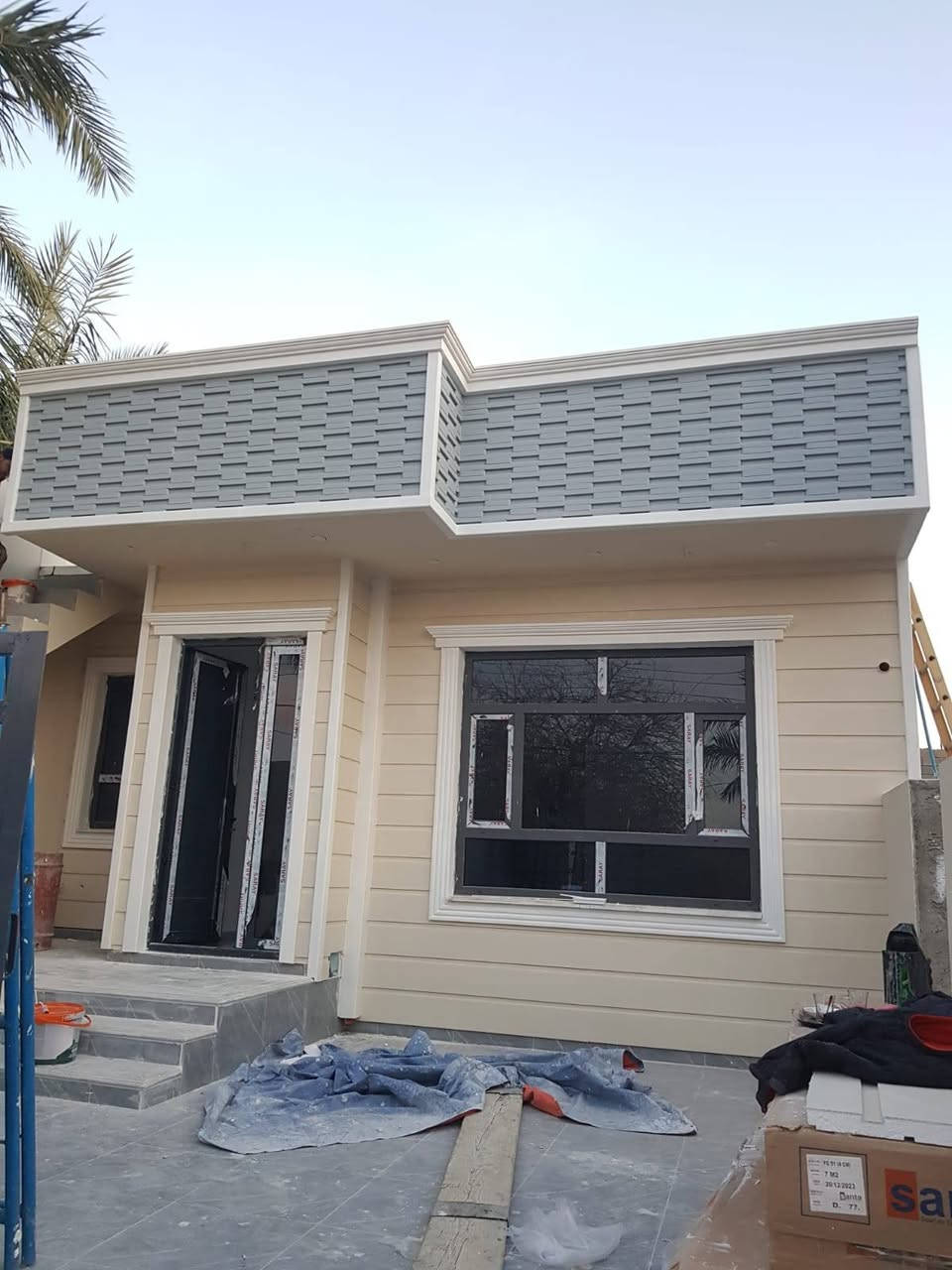 عمل الفلين الخارجي والمغربي والصبغ الداخلي والخارجي وجميع الديكورات حسب الطلب اتصلو وتدللون ***********
