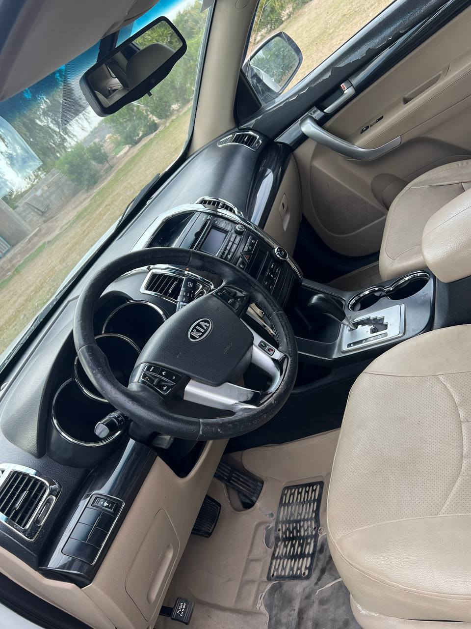 سورنتو موديل 2011 رقم إنكليزي بغداد مكفوله السعر ١٥٥ وبيه مجال بسيط ***********
***********
