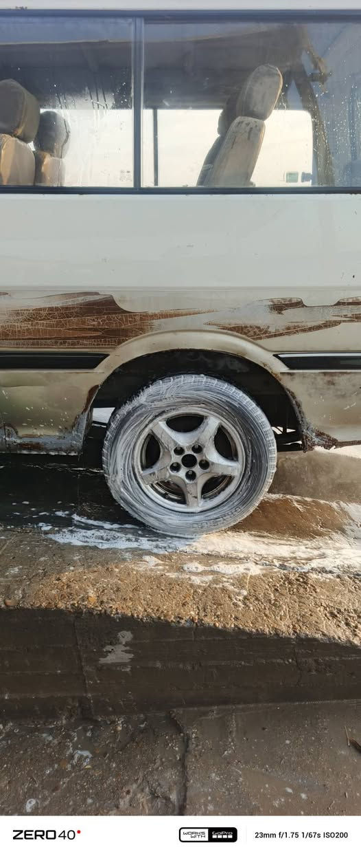 اسلام عليكم سوبر دير موديل 2010 بلاديه مابيه قطرت صبغ  كير محرك اكسن شواصي مكفولات تخم تاير جديد قبل نص شهر شادهن خط بحث جديد غرامات صافيه رقم انبار احمر معامله كامله بس بصمه  باور باتري سياره مال جناي كبل للشارع سعره 50 وبيه مجال ***********
