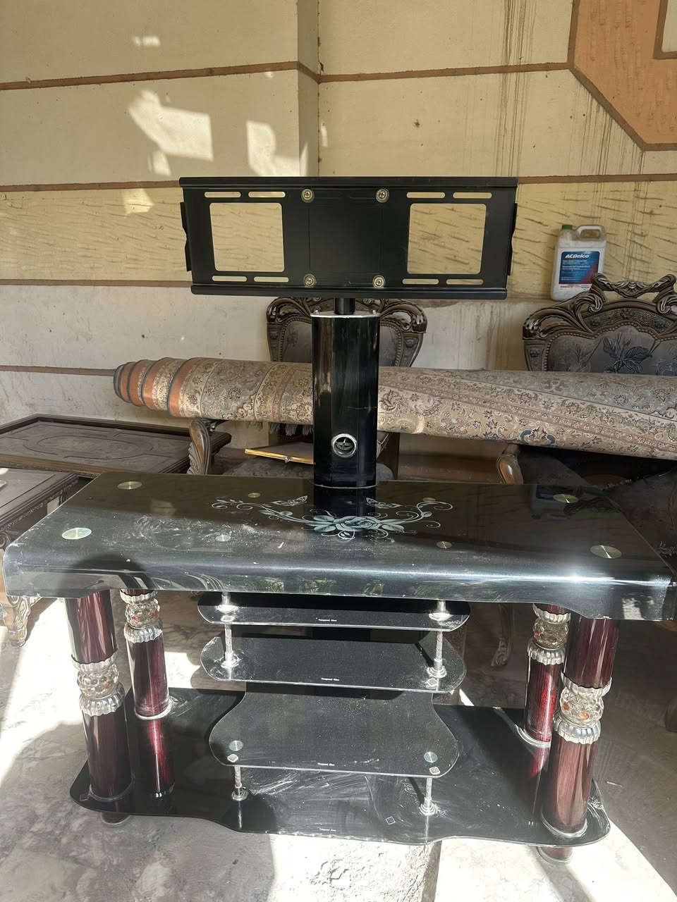 ثريات حجم كبير عدد 2
براكيتات عدد 4 

ميز تلفزيون زجاج مضلل

 فازات كبير عدد 2

فازات صغير عدد 2 

للبيع


**إذا كنت صاحب هذا الإعلان وتريد حذفه لأي سبب، رجاءا أرسل رسالة إلى الدعم الفني**