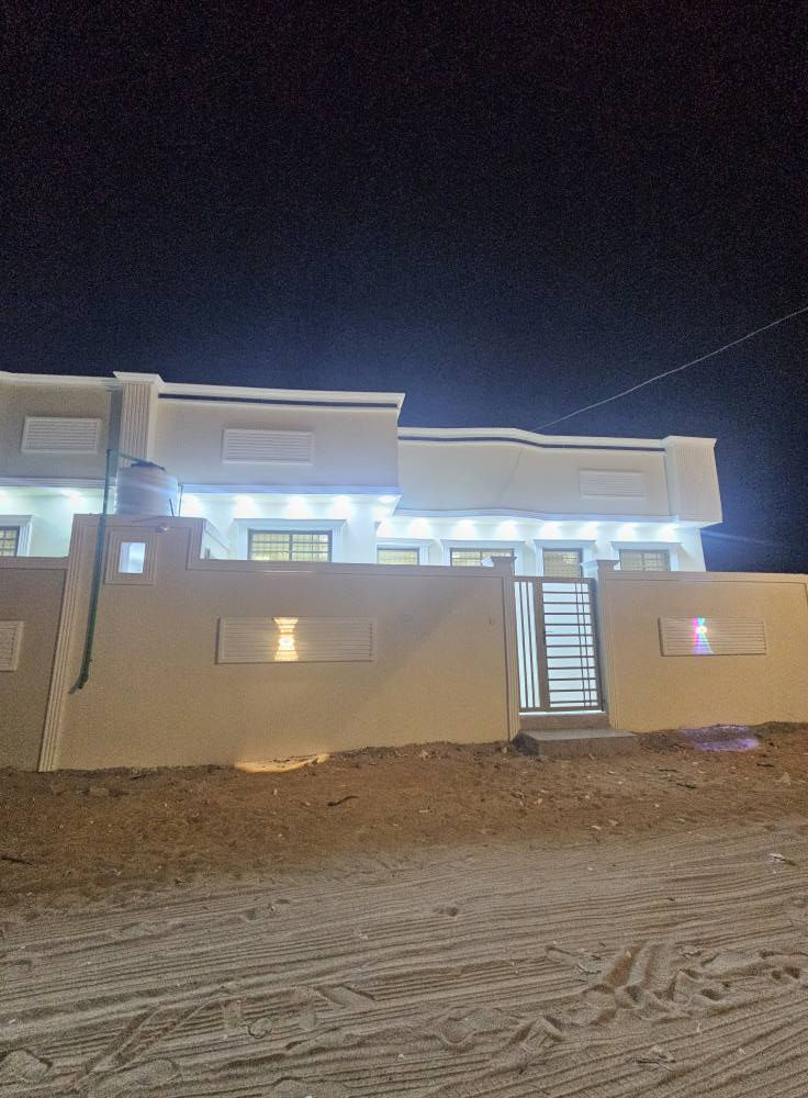 🏡 6 بيوت للبيع – بناء حديث في أبي الخصيب 🏡
فرصة مميزة للسكن أو الاستثمار
📍 العنوان: البصرة – أبي الخصيب – كوت ثويني
🔹 عدد البيوت: 6
🔹 مساحة كل بيت: 150 متر
🔹 بناء حديث وتشطيب مرتب
🔹 كل بيت يحتوي على: • غرفتين نوم
• صالة
• مطبخ
• دوانية
• صحيات
• كراج
📄 الطابو: زراعي عراقي
💰 سعر البيت الواحد: 90 مليون
✅ يوجد مجال للتفاوض
📞 للاستفسار والاتصال:
*********** البصرة, العراق
