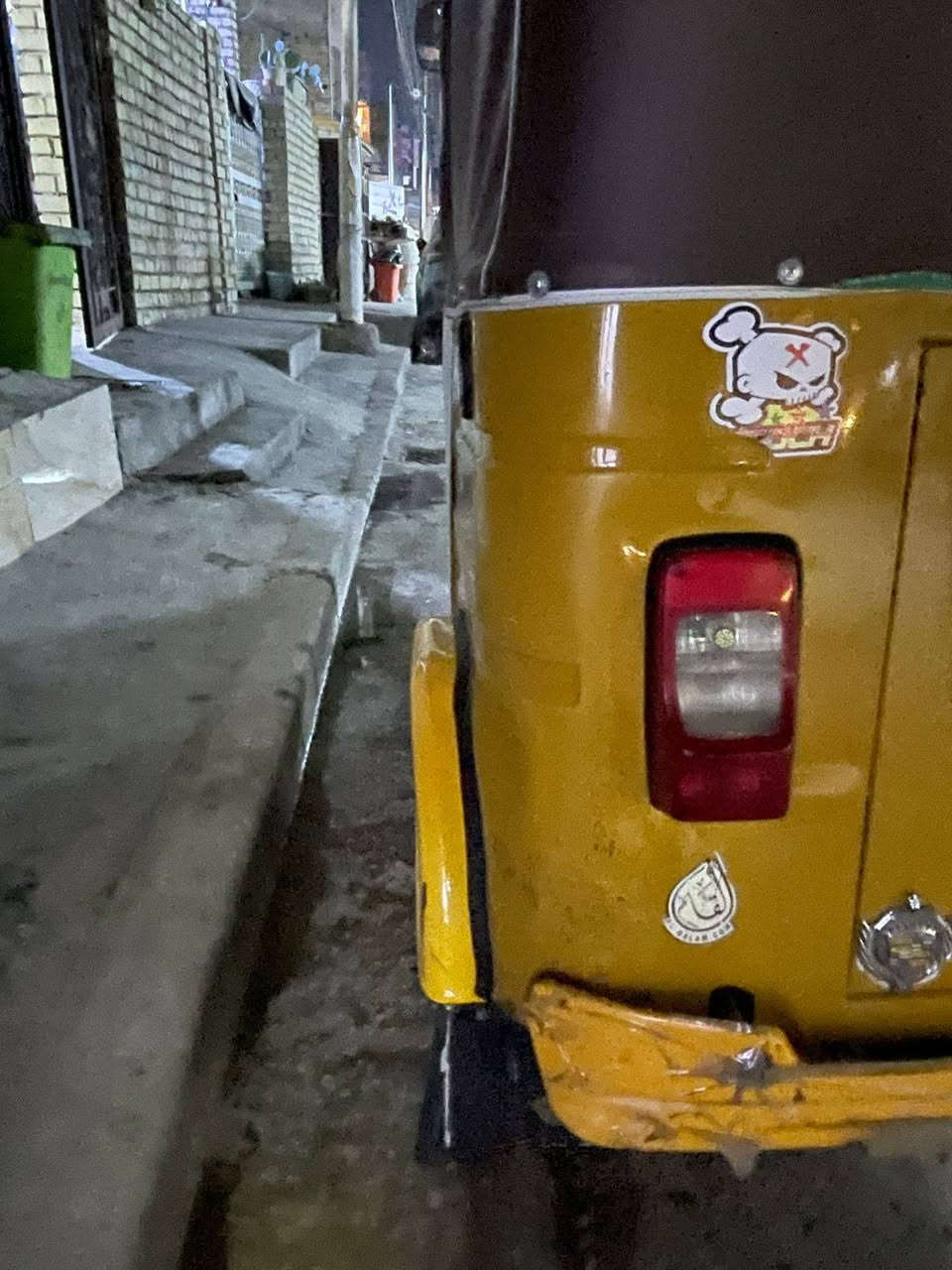 سلام عليكم تكتك 2021صفره كفاله من الصبغ والمعجون بيه بارد قليل وه البكلايت موضح بل صوره رقم بغداد سنويه السعر 6800وبيه مجال قليل مكاني بغداد حس اور ***********
