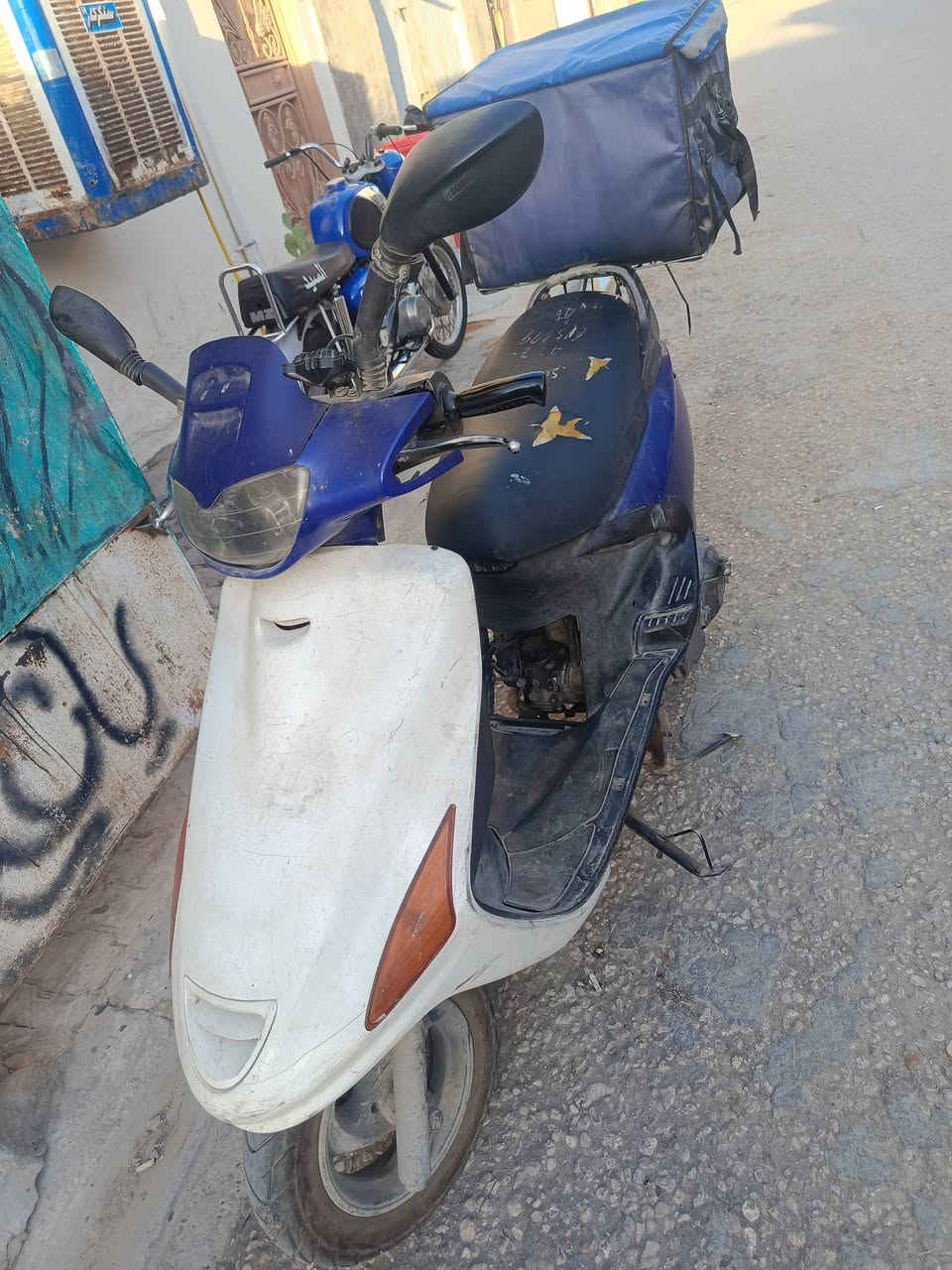 فراشه فحل 
مجفته صاله 3اسابيع 
السعر 275 وبيه مجال بسيط
ابيع ه موجود (شغاله سلف وهندر) 
(الصندوق والسله مو وي دراجه)


**إذا كنت صاحب هذا الإعلان وتريد حذفه لأي سبب، رجاءا أرسل رسالة إلى الدعم الفني**