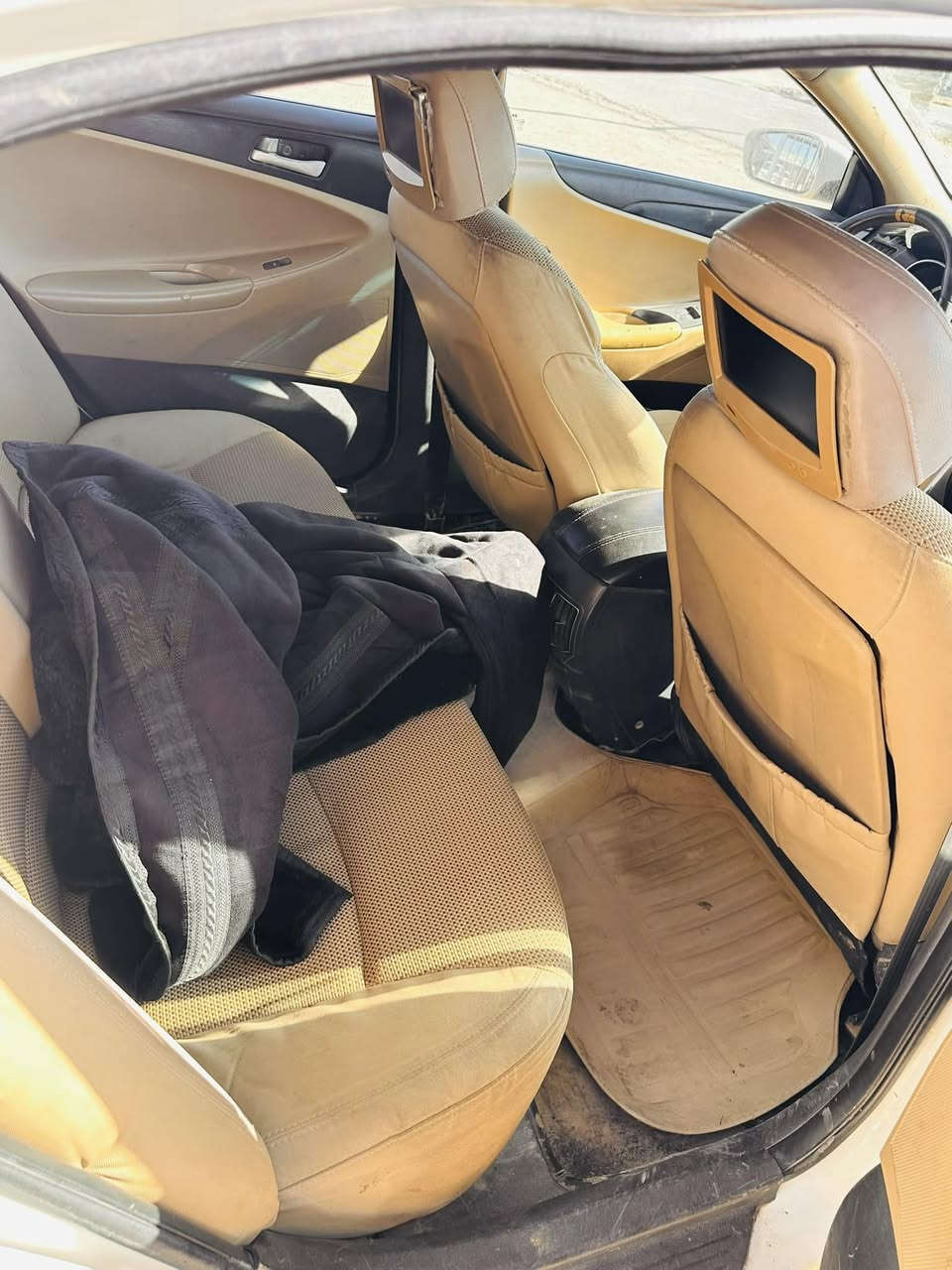 سلام عليكم سوناته مديل 2011 خليجي الشركه العامه داخل بيجي مكينه 2400 دوش سياره مكينه كير حداديه تبريد جاهزه 
خط وبحث مصفره سياره عايزه صبغه فقط الستفسار التصال *********** مكان بابل الشوملي
