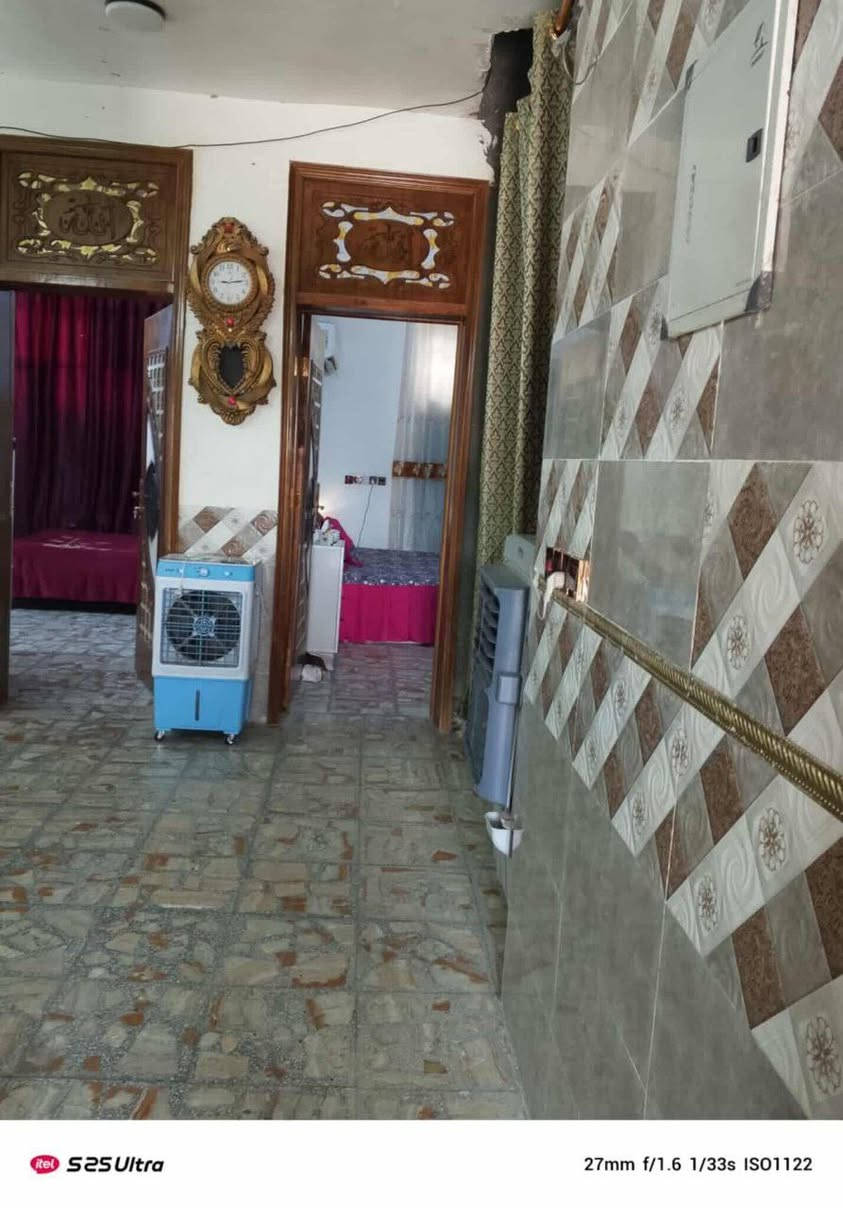 ---

🏡 للبيع – بيت حديث البناء قرب العلوية شريفة بنت الحسن / الحلة

📍 الموقع: مجاور أفران الشمس – يبعد فقط 30 متر عن الشارع العام – شارع تبليط

📐 المساحة: 250 متر
🏗️ البناء: حديث 2023

زراعي سند 25 

🔹 المواصفات:

غرفتين نوم

كليدور

صالة واسعة

مطبخ مرتب

صحيات داخلية وخارجية

حديقة منظمة

نقص فقط بالواجهية

📞 للتواصل والاستفسار:
***********
