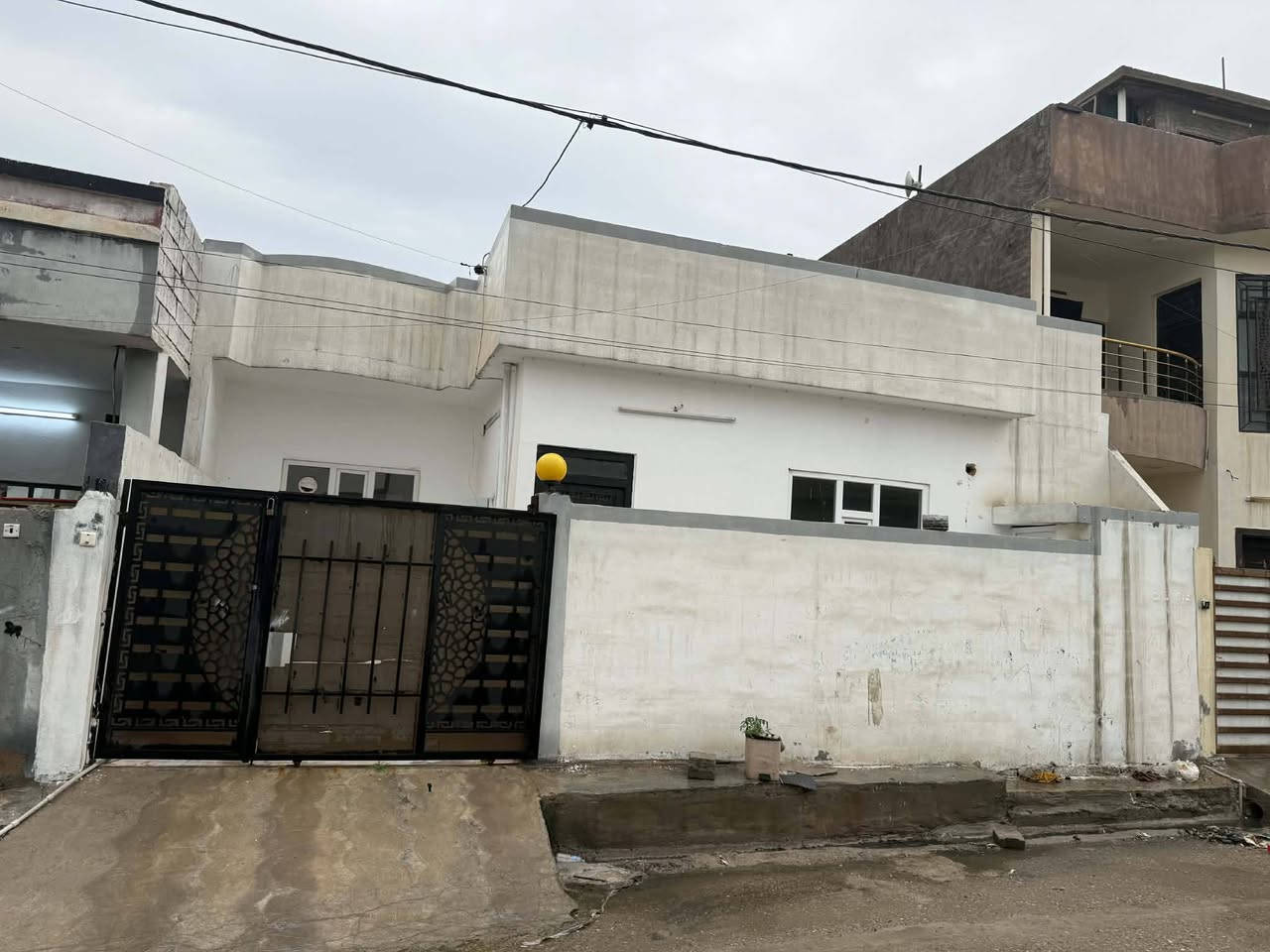 سه رتا به ناوى خواى گه وره و ميهربان
سلاو كريارانى به ريز 

ئه م دووخانومان لايه بوفروشتن 

رووبه ره كه ى 100م مرابع فول كاشيه و حزام دگته 

كامل خه ده مات 

نرخى 36مليون و معمله 

عنوان كركوك بنجاعلى 

3يه م فرع بشت مستشفا كه ى بنجاعلى 

ياخود نزيك جامع رسول 

بوزانينى زياترپه يوندى كن به م ژمارانه ى لأى خواره وه 

***********

***********

مكتب شالاو زه نگه نه
