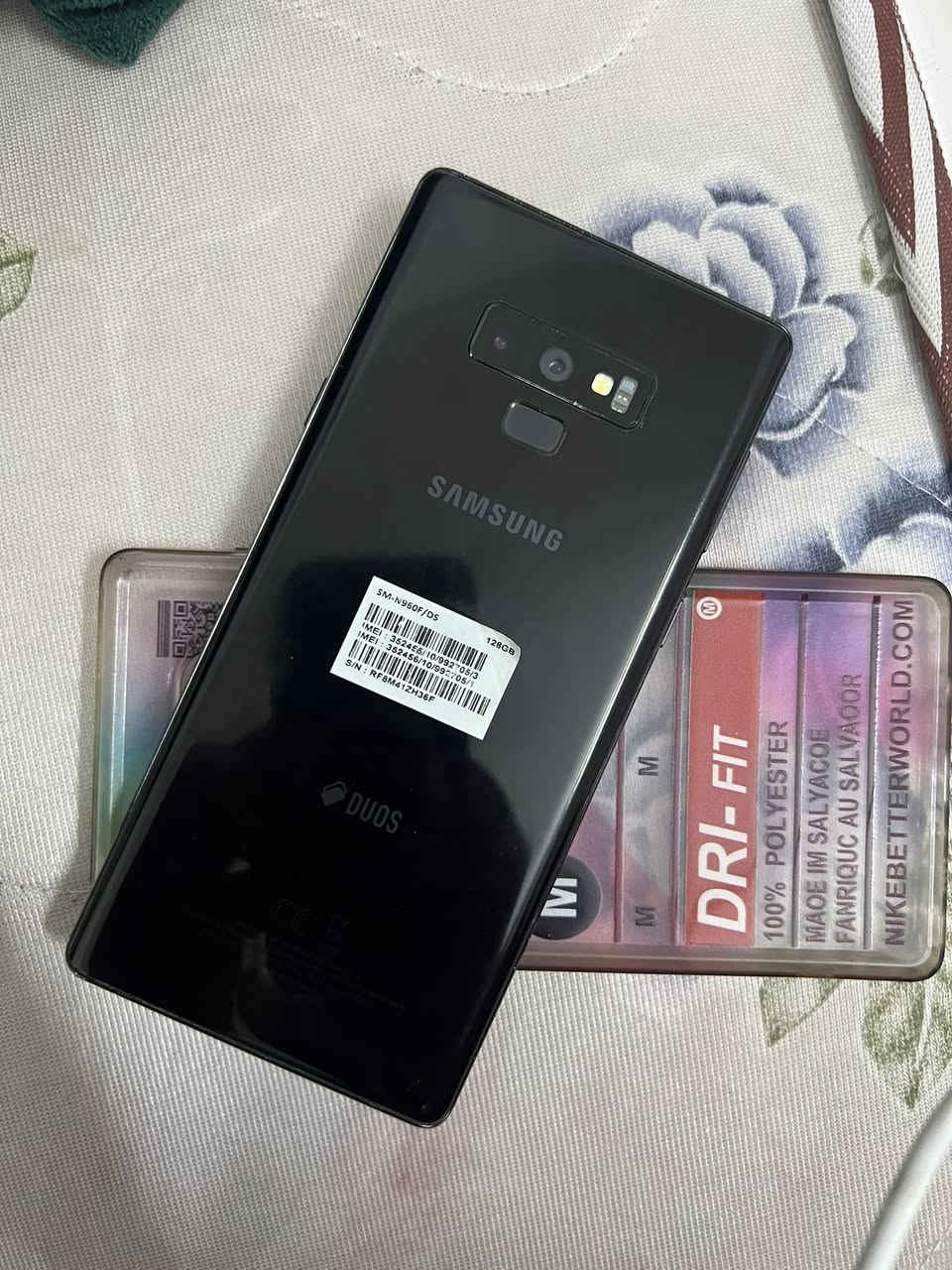 كلكسي نوت ٩ شرق اوسط دبل خط
ذاكرته ١٢٨ نظيف 

بطاريه ٥٠٠٠ 

الجهاز دبل خط شرق اوسط 

مكاني بغداد / البياع 

سعره ٢٠٠ وبي مجال للشراي 

للاستفسار اتصل ***********
