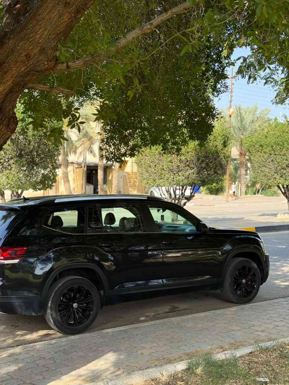 فولكس واكن اطلس 2019 مواصفات se 
حادث قبق جنطه مبدل نفس اللون وبارد بالجاملغ الخلفي بجم كبس 
رقم دهوك بأسمي
بصمه 
7 راكب 3 قطع تبريد
كامره خلفيه رادار خلفي 

السعر 198 وبيها مجال
مكاني كربلاء
***********
