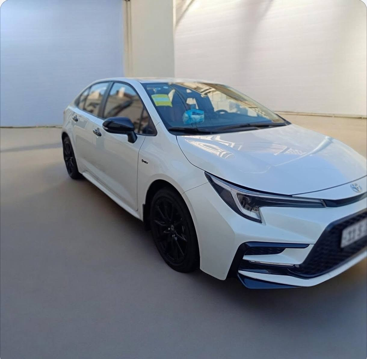 تويوتا كورولا سبورت 2025 (بلاك إدشن) 
  Toyota Corolla Sport Black Edition،
•لون ابيض صدفي
👈 السعر ((١٦٥)) وبيها مجال حك الجيه
•ماشية ((١٢)) الف
•مكانها بغداد ***********
