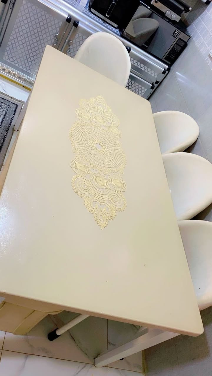 للبيع
طباخ كريازي نضيف وكل عيونه شغاله والفرن فوك وجوه يشتغل 

مغسله نوع كرانيت درجه اولى

ميز طعام ٦ نفرات نوع الخشب بلوط تركي درجه اولى 

للاستفسار الاتصال على الرقم
هـ ***********
