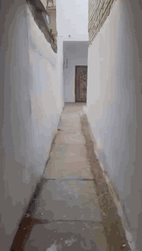 نص قطعه خلفيه للبيع المساحه 63 متر قطاع 74 طابقين تحتوي على استقبال + مطبخ + ملحقات الطابق الثاني يحتوي على غرفتين نوم السعر 60 مليون والمعامله على المشتري الاستفسار والاتصال *********** 

‭٠٧٧٠ ٢٩٥ ٠٢٣١‬
