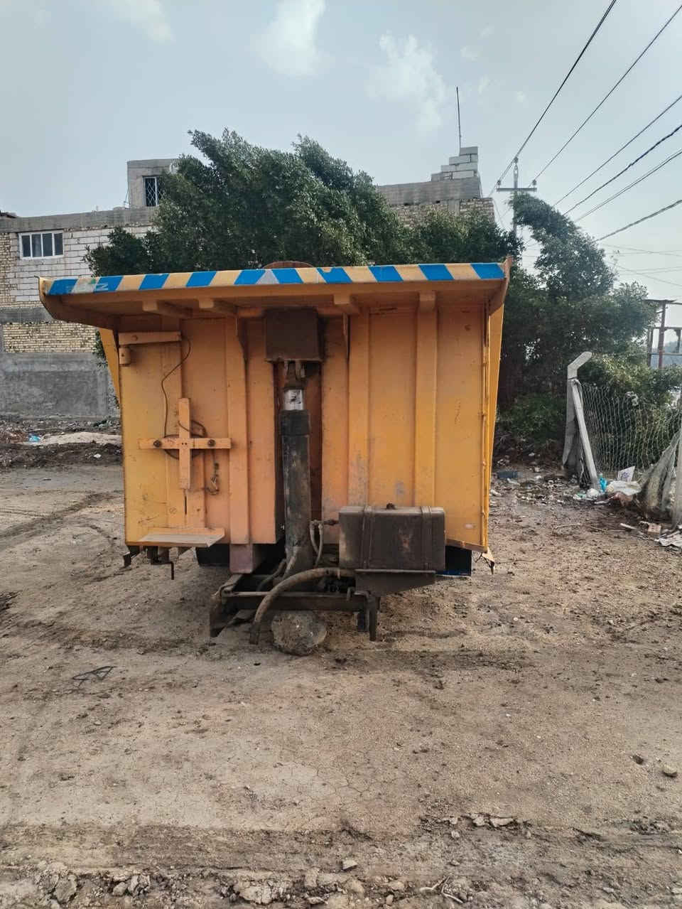 بدي الماني خمسه وربع ***********
