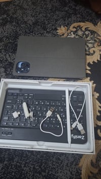 آيباد ١ • مستعمل • قلم اربود كيبورد