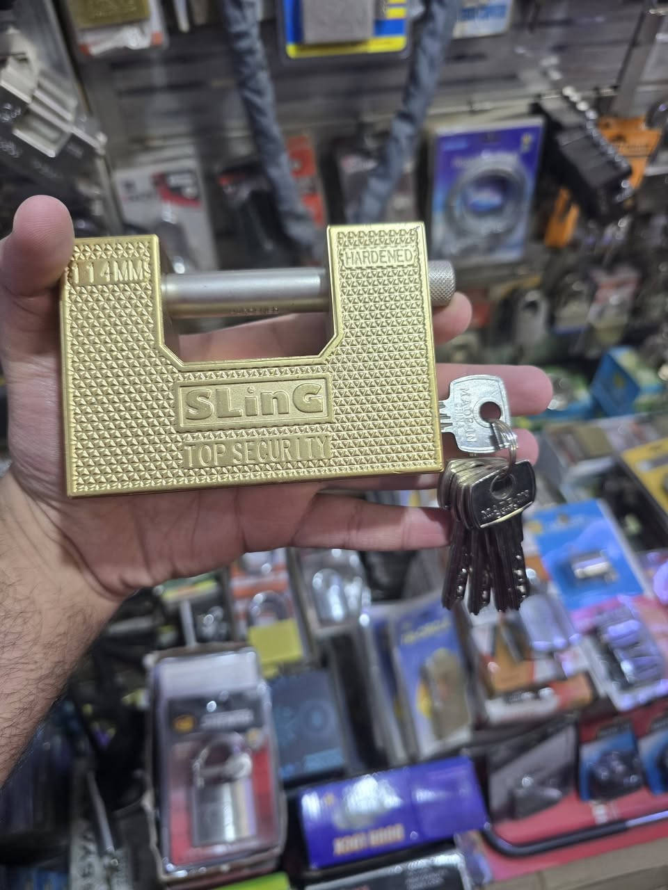 بعض الانواع الجديدة التي توفرت حديثاً 

كافة تفاصيل كل قفل وسعره مذكورة اسفل صورته

حسن الهاشمي لبيع كافة انواع القفل والكيلون والعدد الانشائية الاخرى بأفضل الاسعار وبالجملة والمفرد 

كما يتوفر توصيل لكافة انحاء العراق ✅✅

الموقع📍
بغداد - الرصافي - باب الاغا (سوق العدد) - مقابل سوق الصفافير

للتواصل والاستسفار

*********** - ***********
