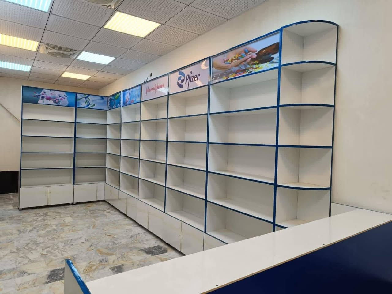 فاترينة رفوف فقط السعر 75  الف ❤️‍🔥
فاترينة رفوف مع الاعلان السعر 95 الف🦋
فاترينة رفوف مع اعلان وكومدي السعر ١١٥ الف❤️‍🔥
: القياسات 250 ارتفاع 
90 سم العرض 
 وعند وصول الطلب ولم تكن الدقة100/100 كل ماعليك هو 
ارجاع الطلب
نوعية الخشب MDF (ام دي اف) 
جودة المواد تركيا حصراً 🇹🇷 نكرر تركي 🇹🇷 لا إيراني ولا صيني
ومن يرغب زيارتنا للتأكد والاشراف على العمل يشرفنا بزيارة المعمل🤝🏼
 ويتأكد من نوعية المواد ودقة الاداء أهلًا وسهلاً بكم🤝🏼
موقعنا سامراء حي الفراز الفرع الاول والفرع الثاني دوانم البوهراط 
يوجد توصيل داخل سامراء والمحافظات
للحجز والاستفسار المراسلة على الواتساب  او الاتصال على الارقام التالية
 ***********
*********** 
  مستعدون لعمل الرفوف والفاترينات  # صيدلية #كوزمتك #موبايلات #غذائية وكل المحال التجارية #فاترينات_mdf✅#مطابخ #ميز مكتبي#كزامات احذية
