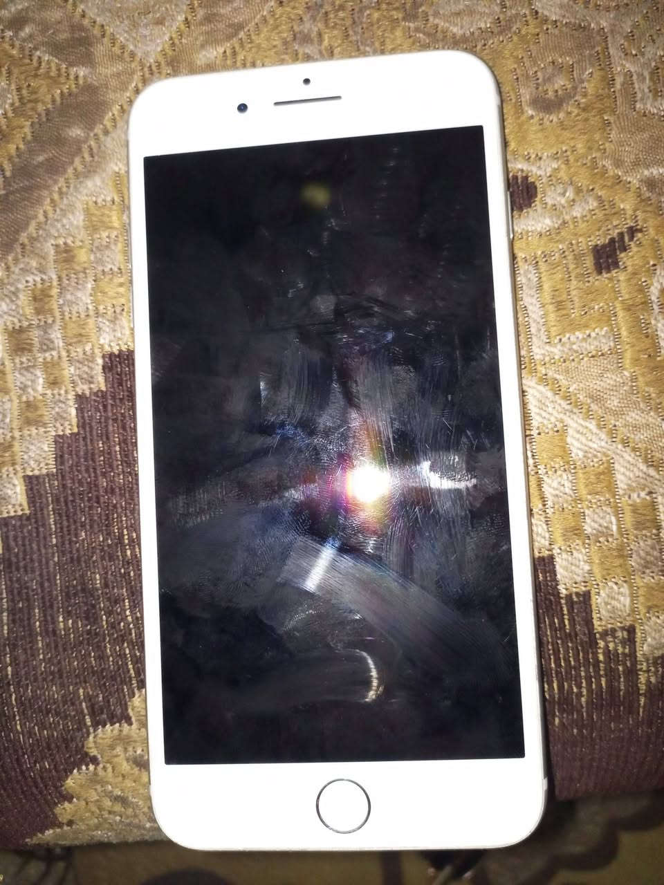 سلام عليكم عيني ايفون 8 بلاص جهاز نضيف جدا وما ابدل اي شي جهاز ما مفتوح ذاكرة 256 بطارية 67 مع اوياي اربع كفرات الرقم ***********
