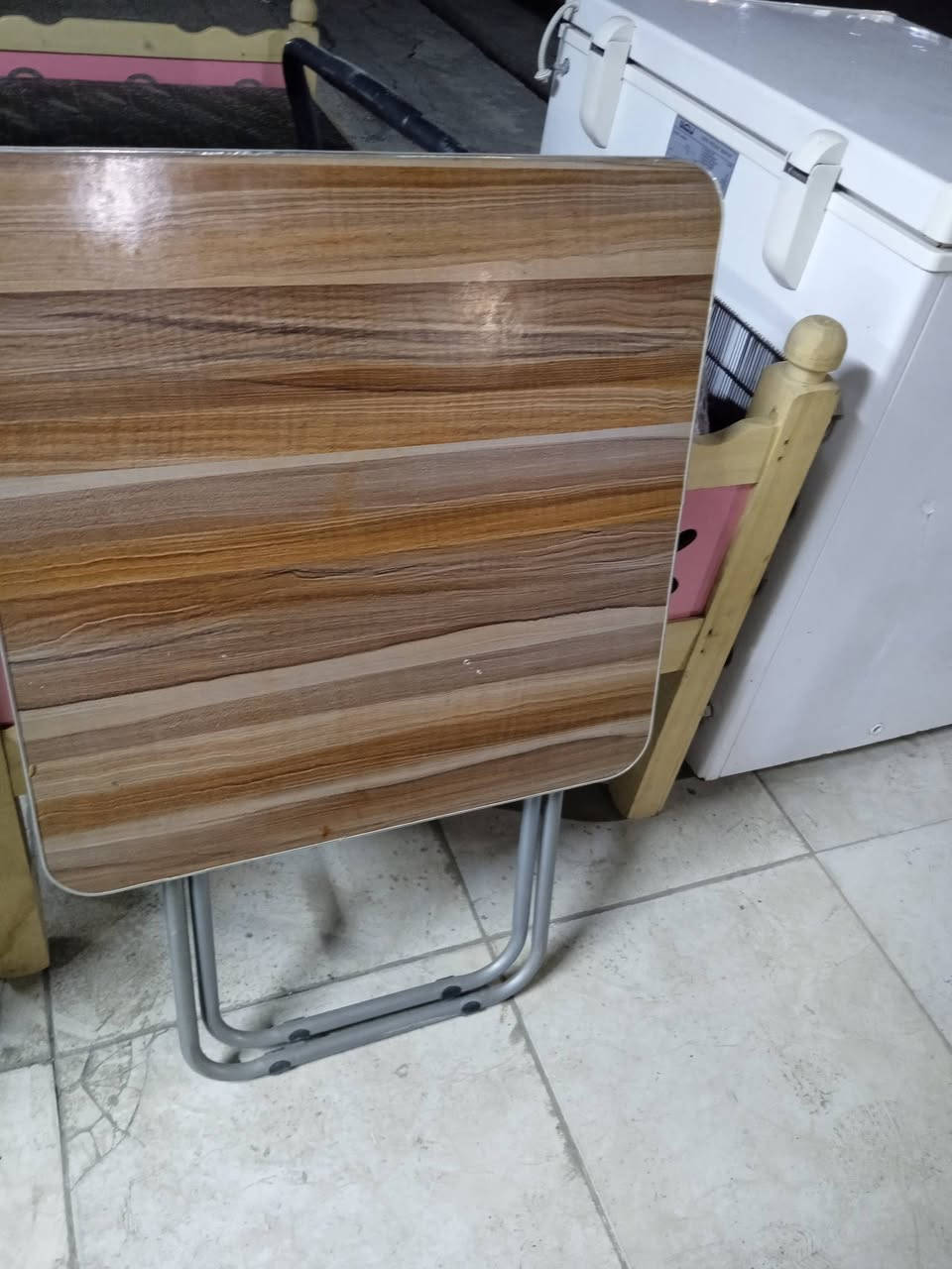 ميز طول ٦٠ عرض ٦٠ سم يطبك نظيف جدا هفلان قرب جامع سيد طيب ***********
