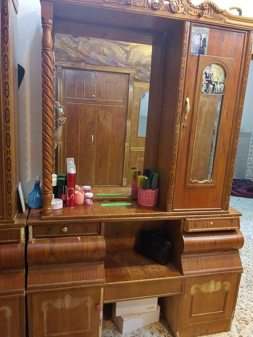 غرفه نوم كنتور 6باب
#سعر 600
حي العسكري 
***********
