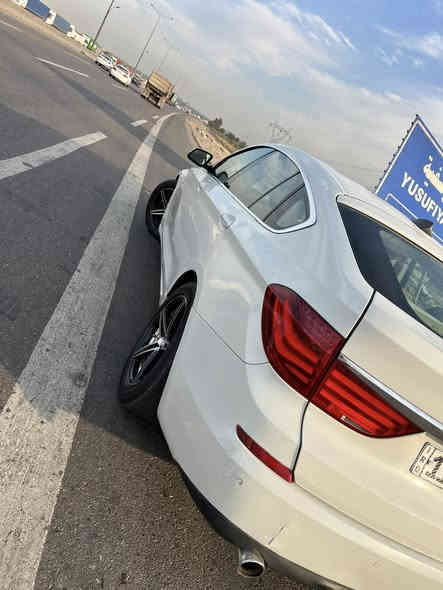سلام عليكم البيع BMW 535
2010 
السيارة شرط احلة من الصور 
محرك حاوية 
6 سلندر 
فول VIP
يعني ماكو وراها بالمواصفات هاي اعلى شي 
مري قلاب 
خزن ميموري 
قاصة تخزين 
فول تحكم ستيرن 
فول جلد 
فول صاج
عدسات متحركة. 
السيارة معايزة ربع 
والمواصفات بعد بيها هواي بس يراد كليشة 
السيارة حيل جديدة وسنوية باسمي تحويل شرط 
السعر 130$ وبي مجال 
مكاني بغداد الكرخ 
الاتصال ***********
