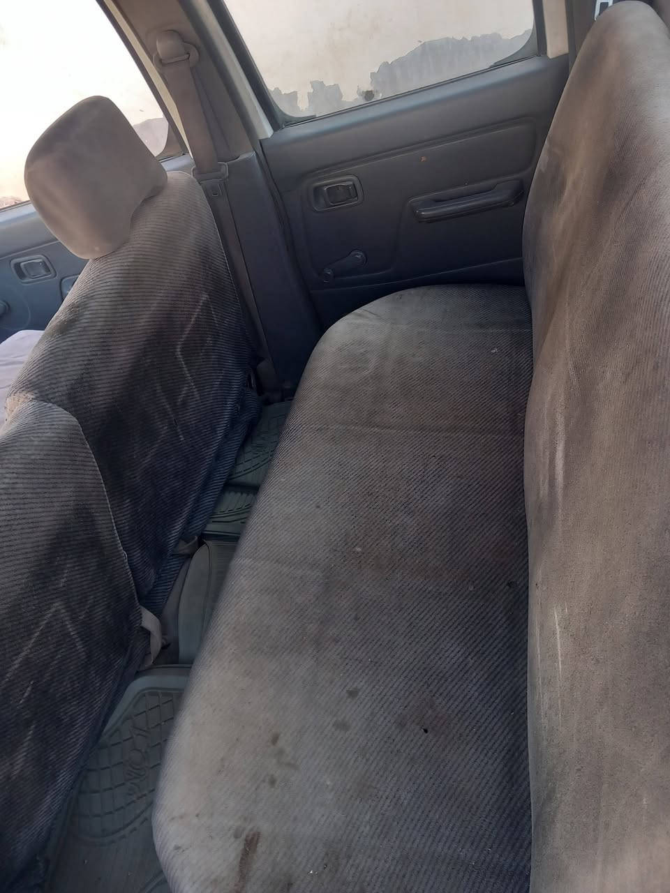 السلام عليكم بيكم نيسان ٢٠٠٣ مزاد وزارة الداخلية سيارة صبغها ابلادية يعني ممغيرين لونها سيارة خير من الله مكينه وكير مكفولات  عندي وكاله عامه بسمي السيارة معامل تكلف ٧٠٠ كلها اني عارضها ب٦٠ ورقة وبيها مجال قليل مكاني ديالى بعقوبة ***********
